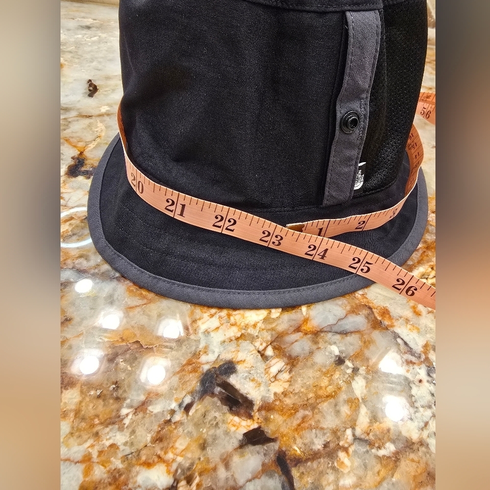 The North Face Class v reversible bucket hat in black and grey Size S-M Unisex - Picture 5 of 5